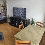 Zwei Charmante Privatzimmer Mit Wohnbereich In Zentraler Berliner Wohnung