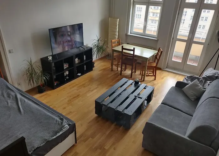Zwei Charmante Privatzimmer Mit Wohnbereich In Zentraler Berliner Wohnung