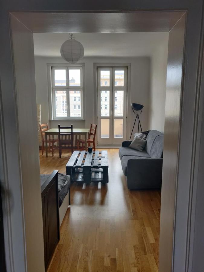 Zwei Charmante Mit Wohnbereich In Zentraler Berliner